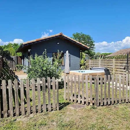 Au Bon Endroit Apartment